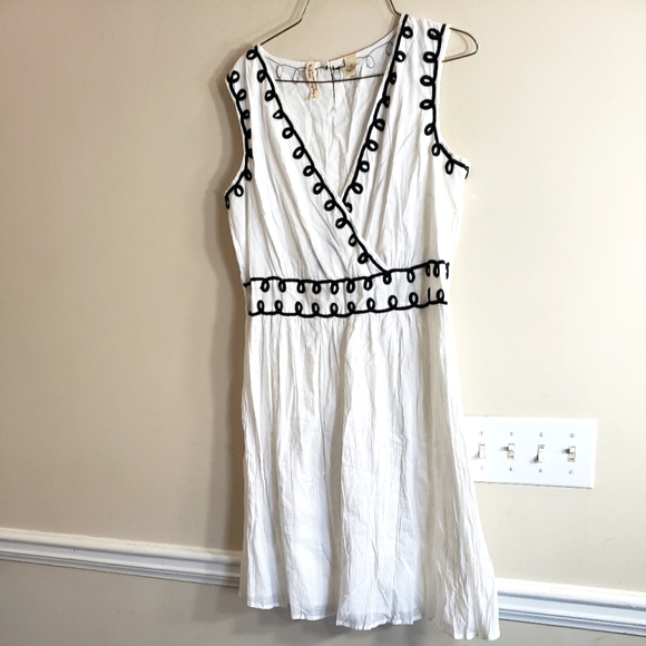 Studio West Apparel - Picture 8 of 16